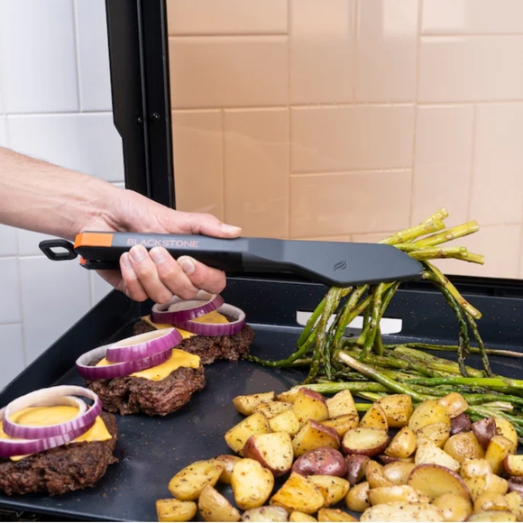 Blackstone E Series Non Stick Electric Griddle Toolkit - Picture 6 of 12